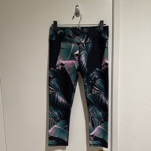 Fabletics Define PowerHold Mid-Rise Capri